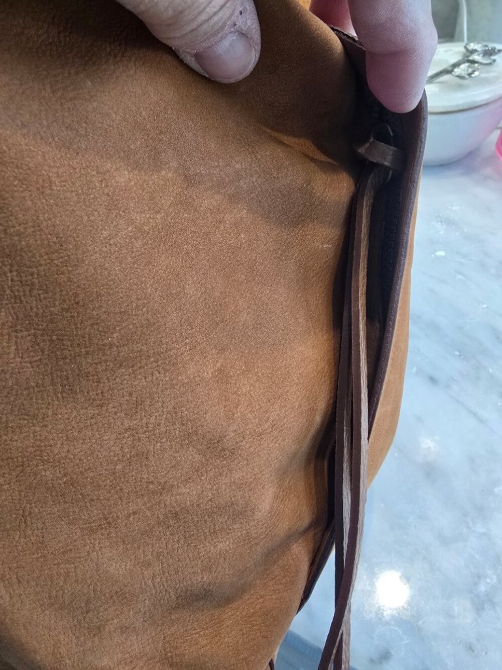 New without Tags Sundance Hobo Brown Suede Shoulder Bag, Made in Italy - Picture 4 of 8